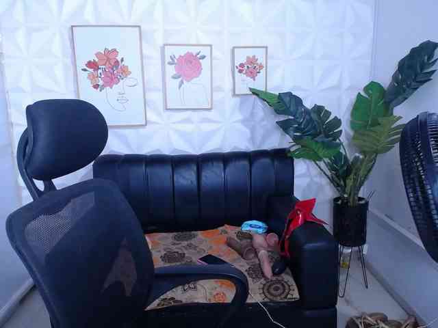 Valentina-mature webcam