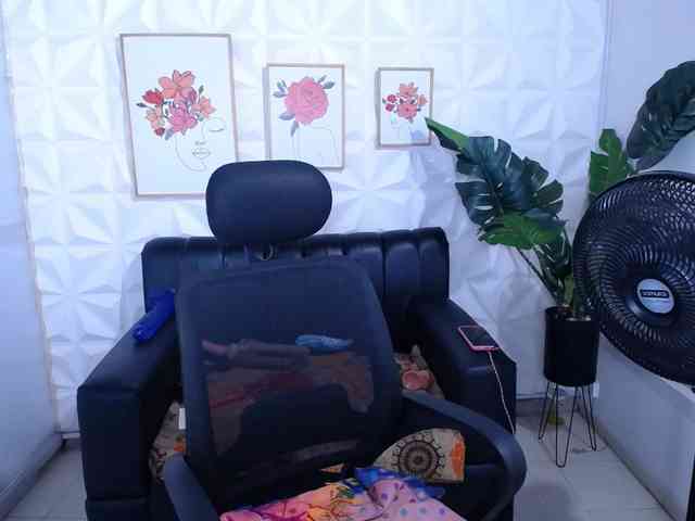 Valentina-mature webcam