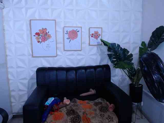 Valentina-mature webcam