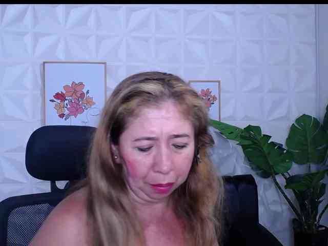 Valentina-mature webcam