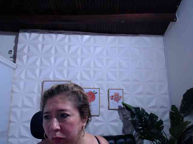 Valentina-mature webcam