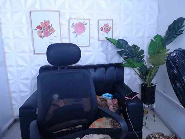 Valentina-mature webcam