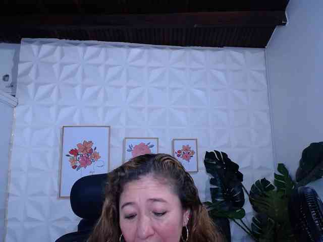 Valentina-mature webcam