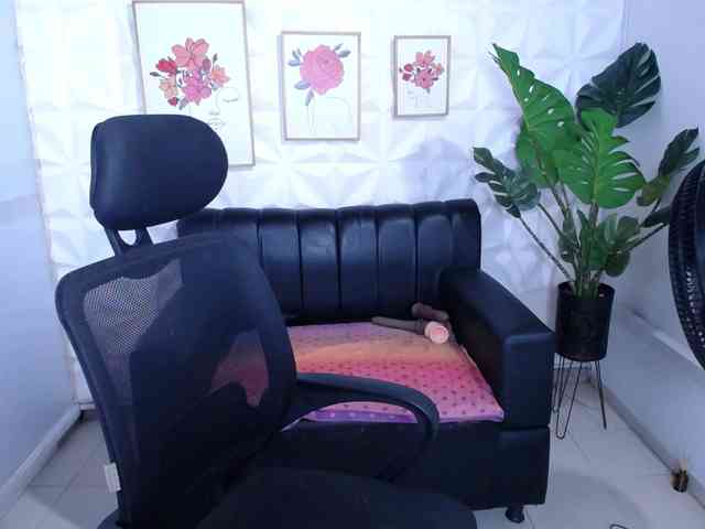 Valentina-mature webcam