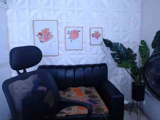 Valentina-mature webcam