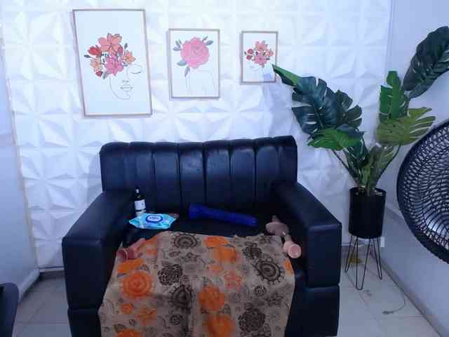 Valentina-mature webcam