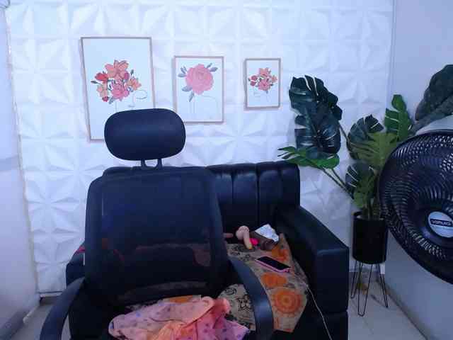 Valentina-mature webcam