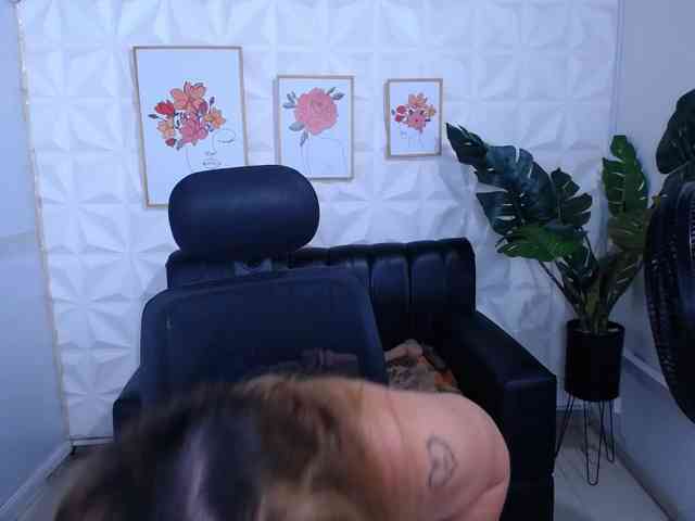 Valentina-mature webcam