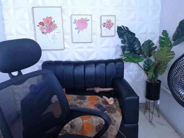 Valentina-mature webcam