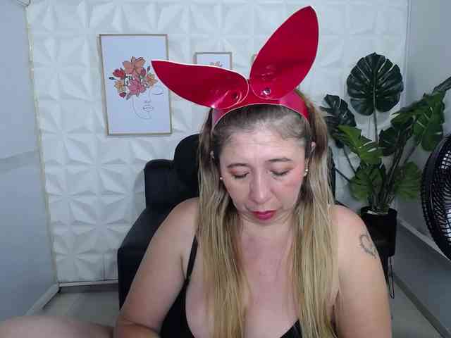 Valentina-mature webcam