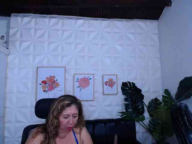 Valentina-mature webcam