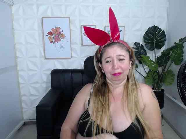 Valentina-mature webcam