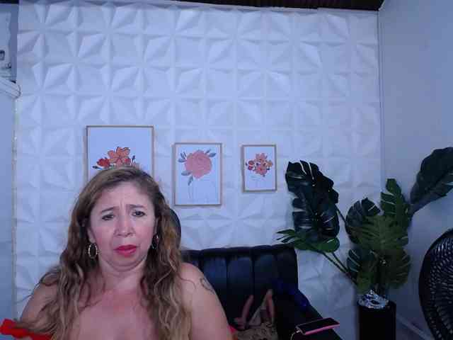 Valentina-mature webcam