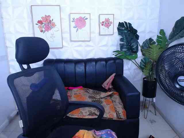 Valentina-mature webcam