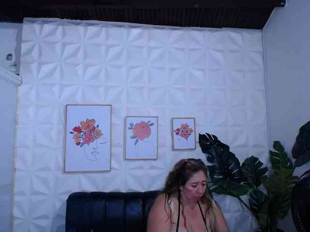 Valentina-mature webcam