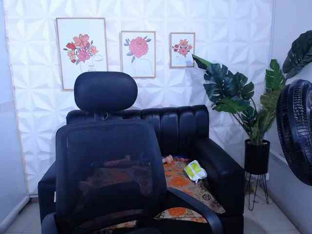 Valentina-mature webcam