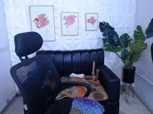 Valentina-mature webcam