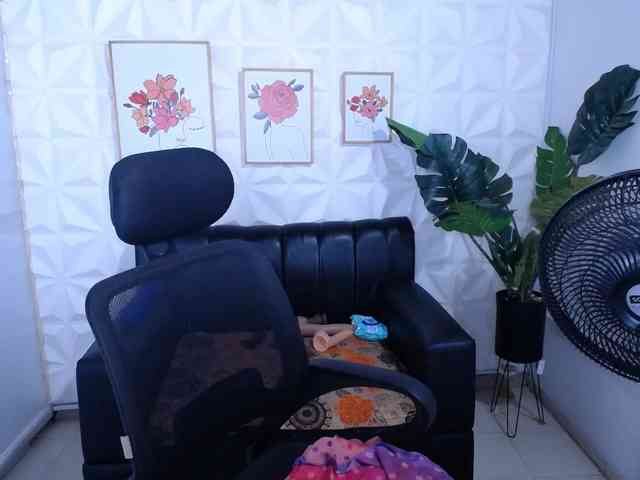 Valentina-mature webcam