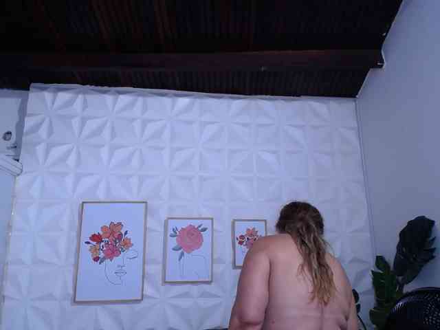 Valentina-mature webcam