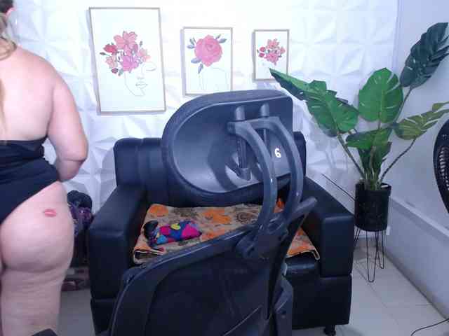 Valentina-mature webcam