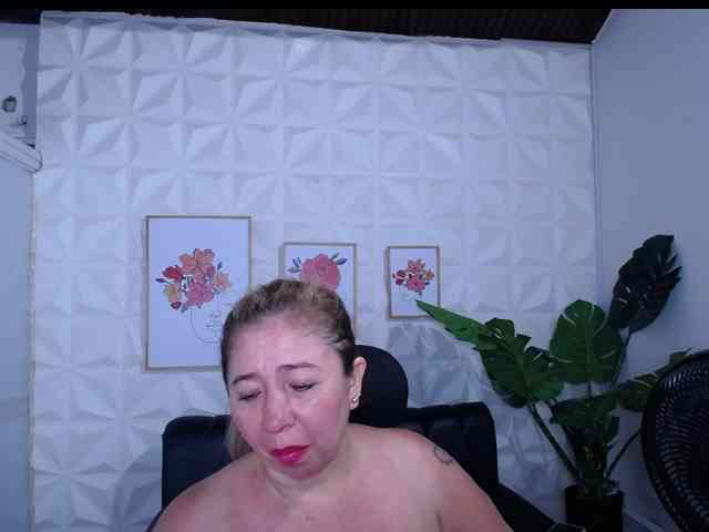 Valentina-mature webcam