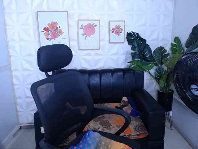 Valentina-mature webcam