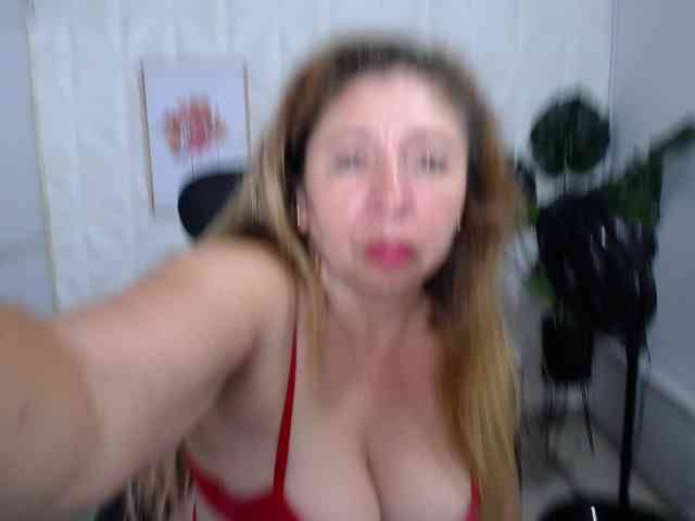 Valentina-mature webcam