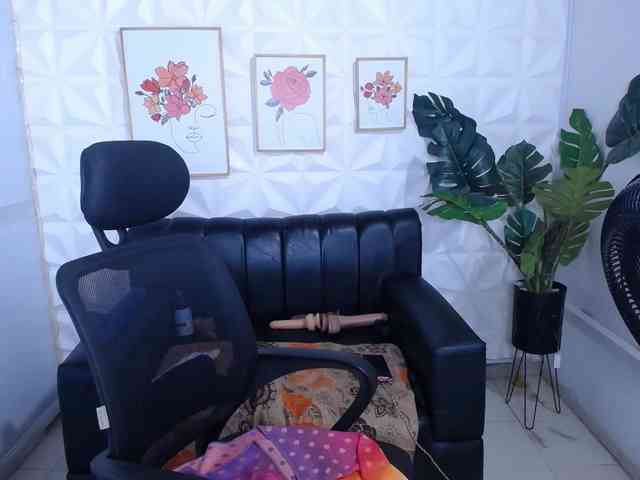 Valentina-mature webcam