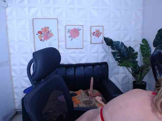 Valentina-mature webcam