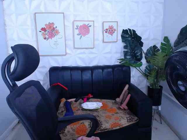 Valentina-mature webcam