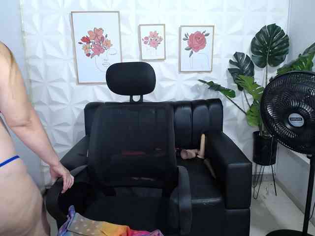 Valentina-mature webcam