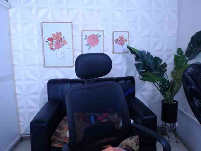 Valentina-mature webcam