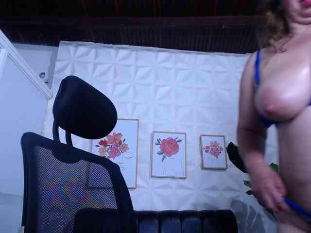 Valentina-mature webcam