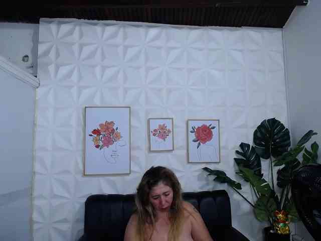 Valentina-mature webcam