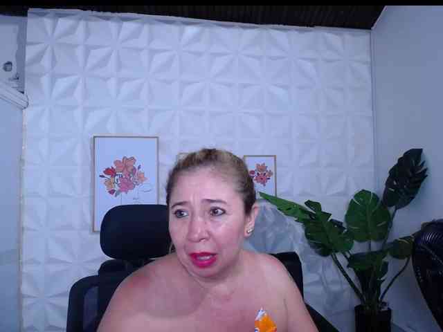 Valentina-mature webcam