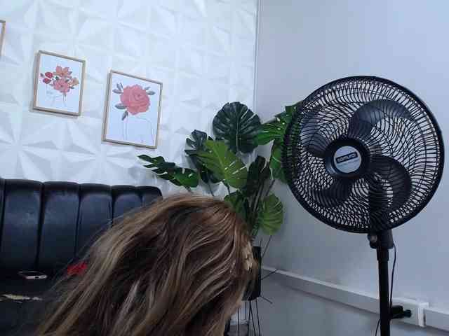 Valentina-mature webcam