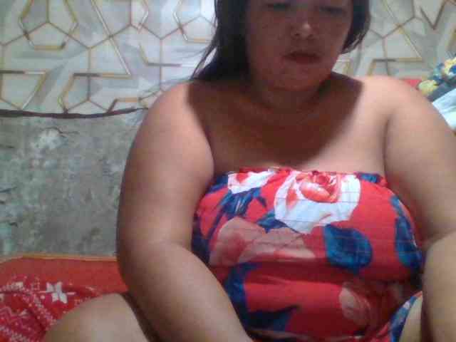 Yummypussy432 Live Webcam on BongaCams