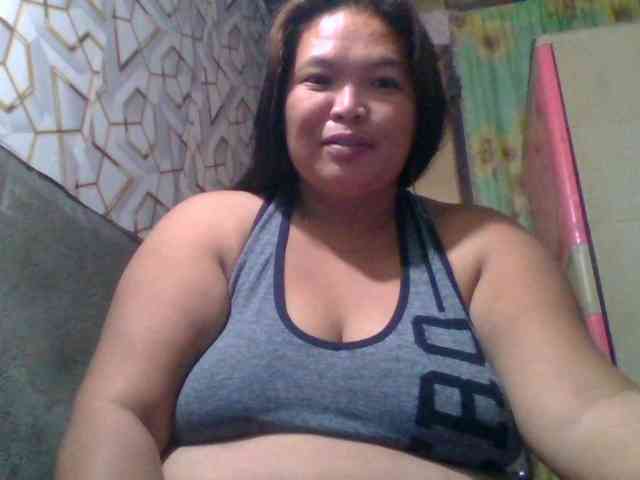 Yummypussy432 Live Webcam on BongaCams