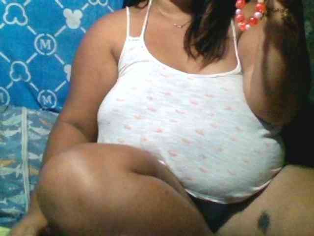 Yummypussy432 webcam