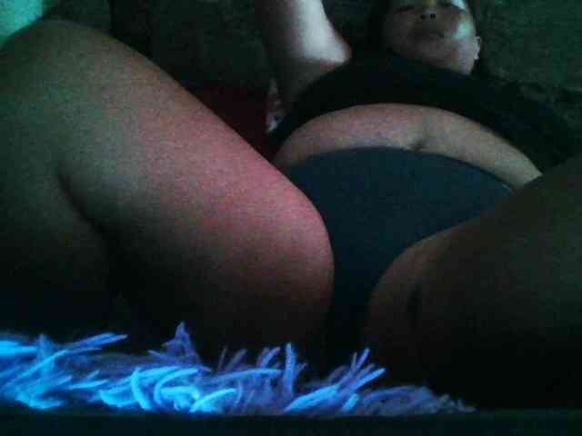 Yummypussy432 webcam