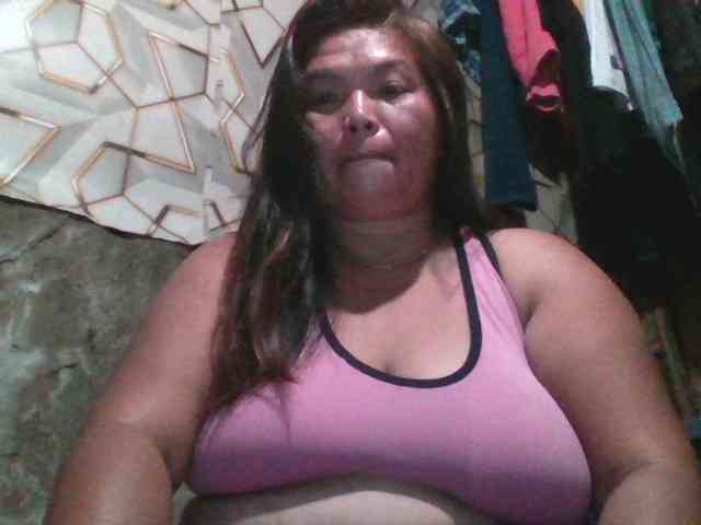 Yummypussy432 webcam