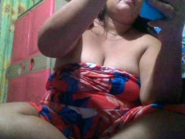 Yummypussy432 webcam