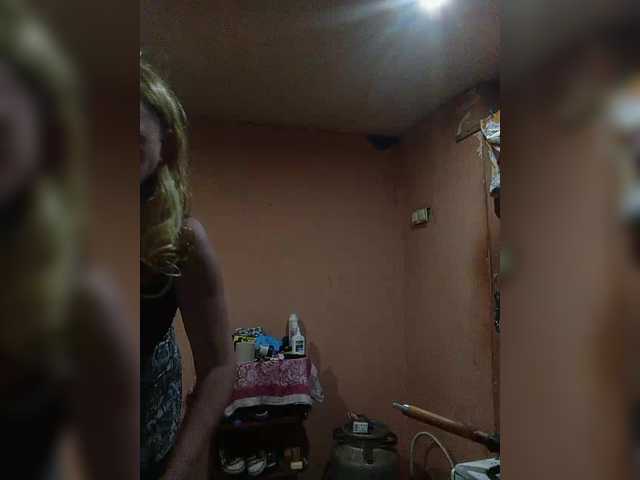 FameLara's BongaCams show and profile