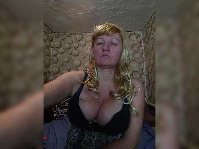 FameLara Live Cam on BongaCams