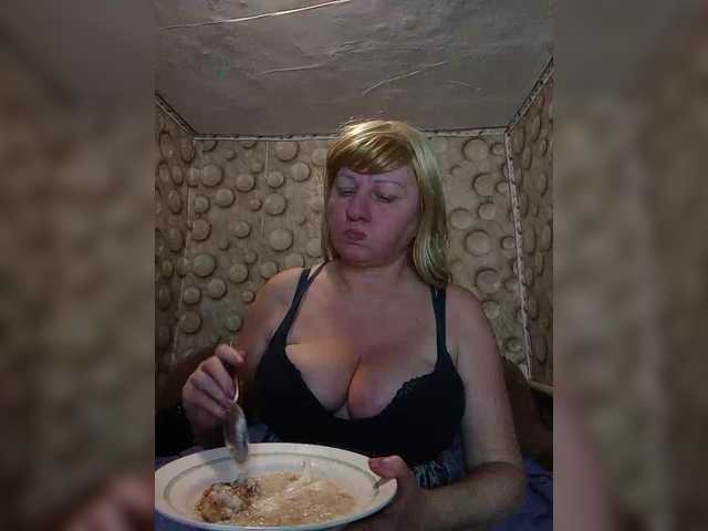 FameLara's BongaCams show and profile