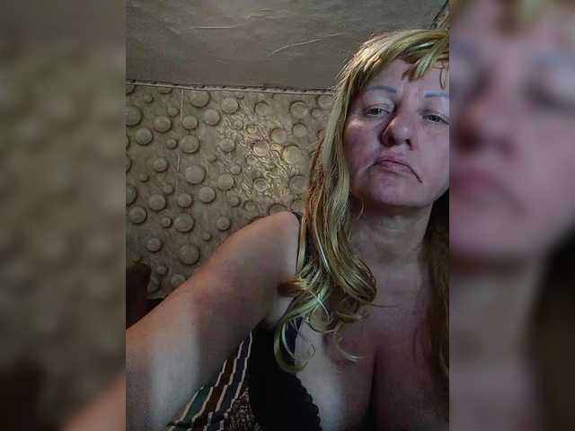 FameLara's BongaCams show and profile