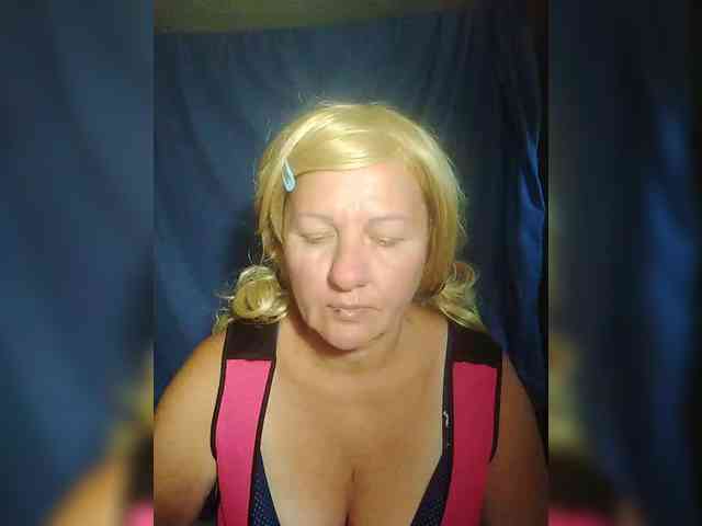 FameLara webcam