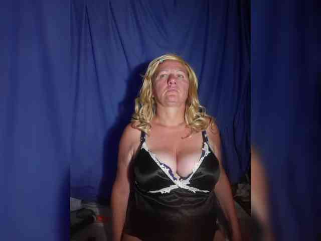 FameLara webcam