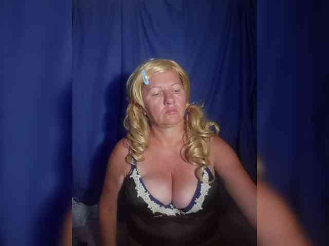 FameLara webcam