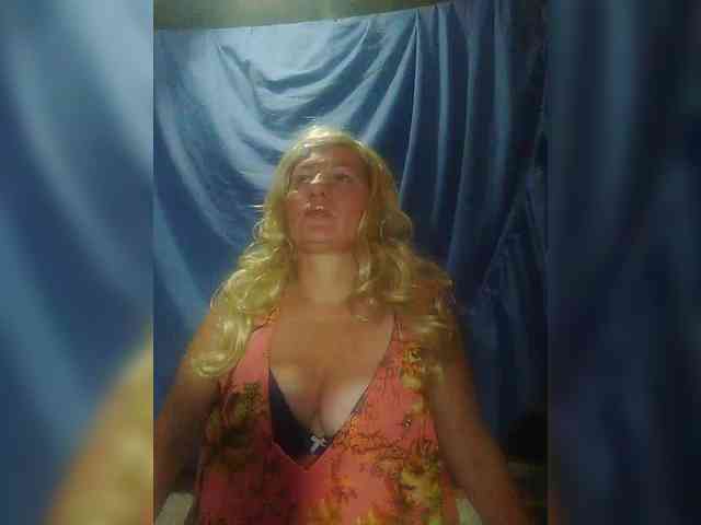 FameLara webcam